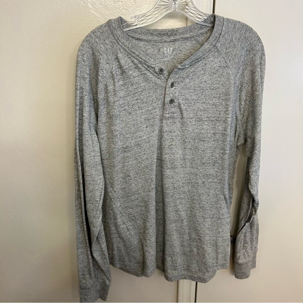 GAP Men’s Three Button Gray Long Sleeve Henley Shirt Size L